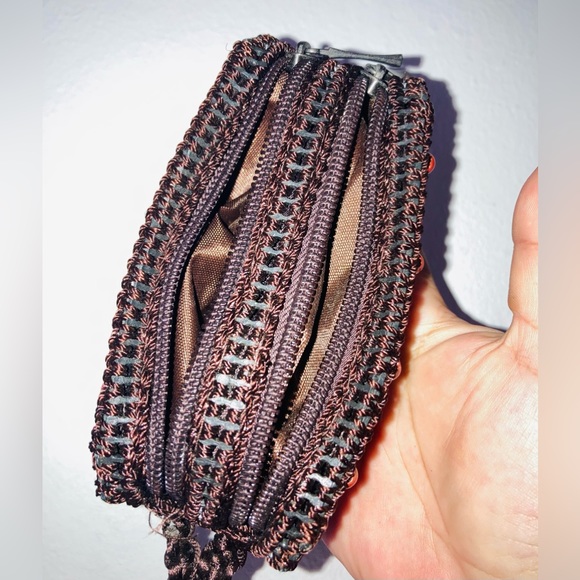 Vintage Granny Wristlet - Picture 3 of 6